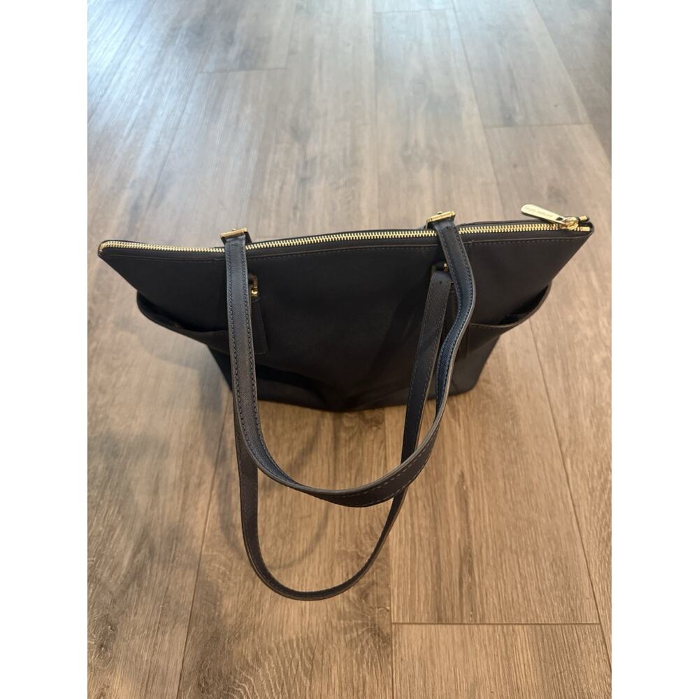 Michael Kors Voyager Saffiano Leather Top Zip Shoulder Tote Bag Navy Blue Gold - Picture 2 of 6